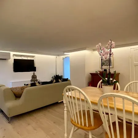 Apartment Sjarmerende I Gellert *