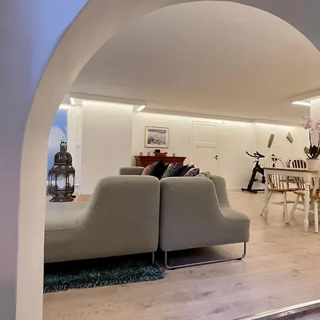 Apartman Sjarmerende I Gellert Haugesund